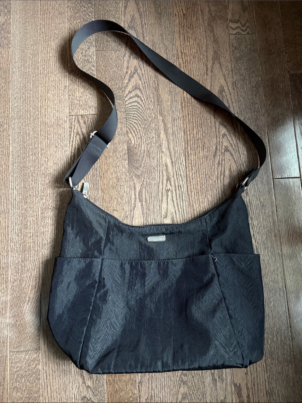 Baggallini Black Shoulder Crossbody Bag